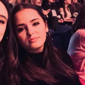 Meet your Posher, Maxine